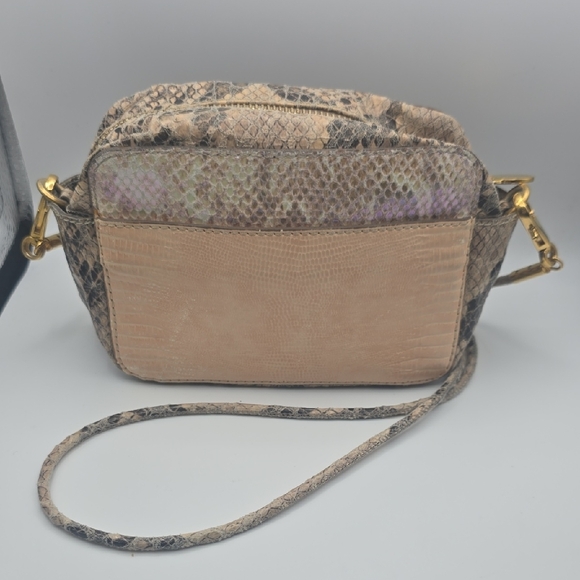 Stella McCartney Faux-Snakeskin Irredesent Camera/Crossbody (EUC)(RARE)(COA)🤍✨️ - Picture 16 of 17